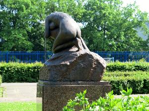 Warszawa - rzeźba Macierzyństwo