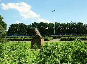 Warszawa - rzeźba Macierzyństwo