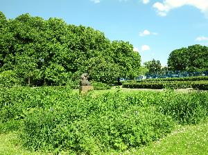 Warszawa - rzeźba Macierzyństwo