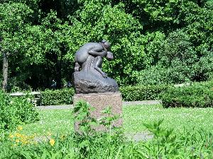 Warszawa - rzeźba Macierzyństwo