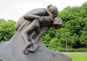 Warszawa - rzeźba Macierzyństwo