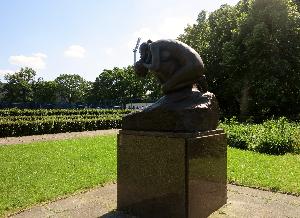 Warszawa - rzeźba Macierzyństwo