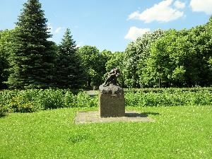 Warszawa - rzeźba Macierzyństwo