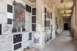 Warszawa - krużganek przy kościele św. Antoniego