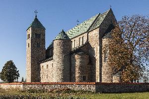 Tum koło Łęczycy - archikolegiata pw. św. Aleksego i Najświętszej Marii Panny