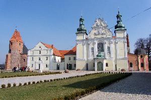 Strzelno - Kościół Trójcy Świętej i rotunda św. Prokopa 