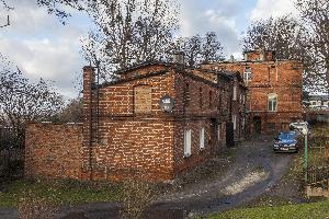 Unisław - budynek mieszkalny przy dawnej cukrowni