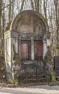 Warszawa - cmentarz żydowski - Mauzoleum Trzech Pisarzy