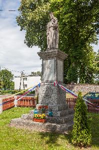 Wrocki - pomnik Matki Boskiej Królowej Polski
