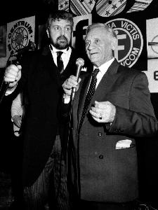 Władysław Komar i Kazimierz Górski na Balu Mistrzów Sportu w Hotelu Europejskim w Warszawie w 1989 r.