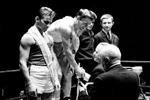 Złoty medalista Józef Grudzień na Mistrzostwach Polski w Łodzi 1967