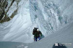 Artur Hajzer na stoku Annapurny w 1988 r.