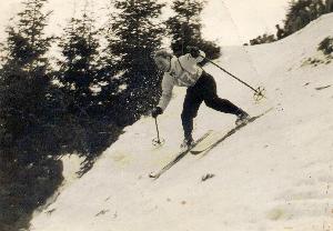 Maria Marusarz w zjeździe na nartach na Mistrzostwach Świata w 1939 r. w Zakopanem